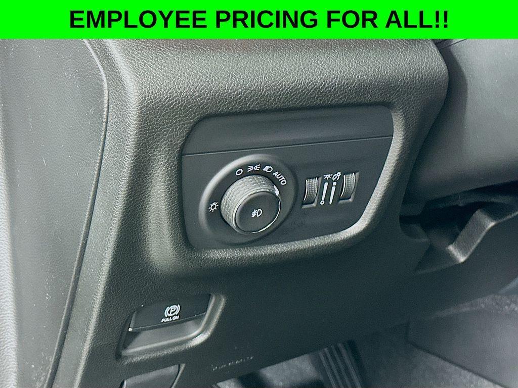 new 2025 Jeep Grand Cherokee car, priced at $47,750