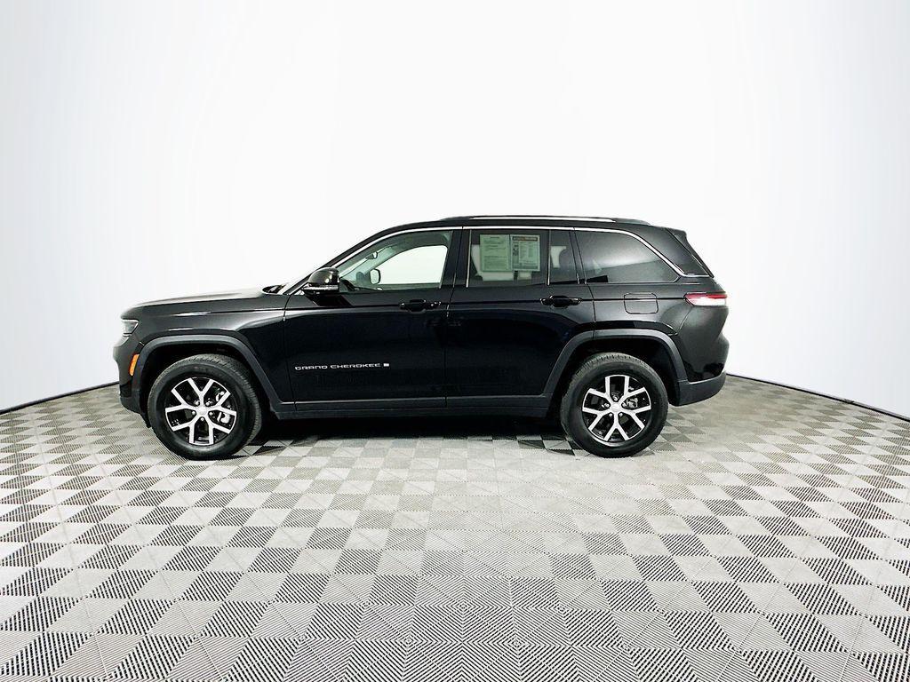 used 2024 Jeep Grand Cherokee car, priced at $39,841