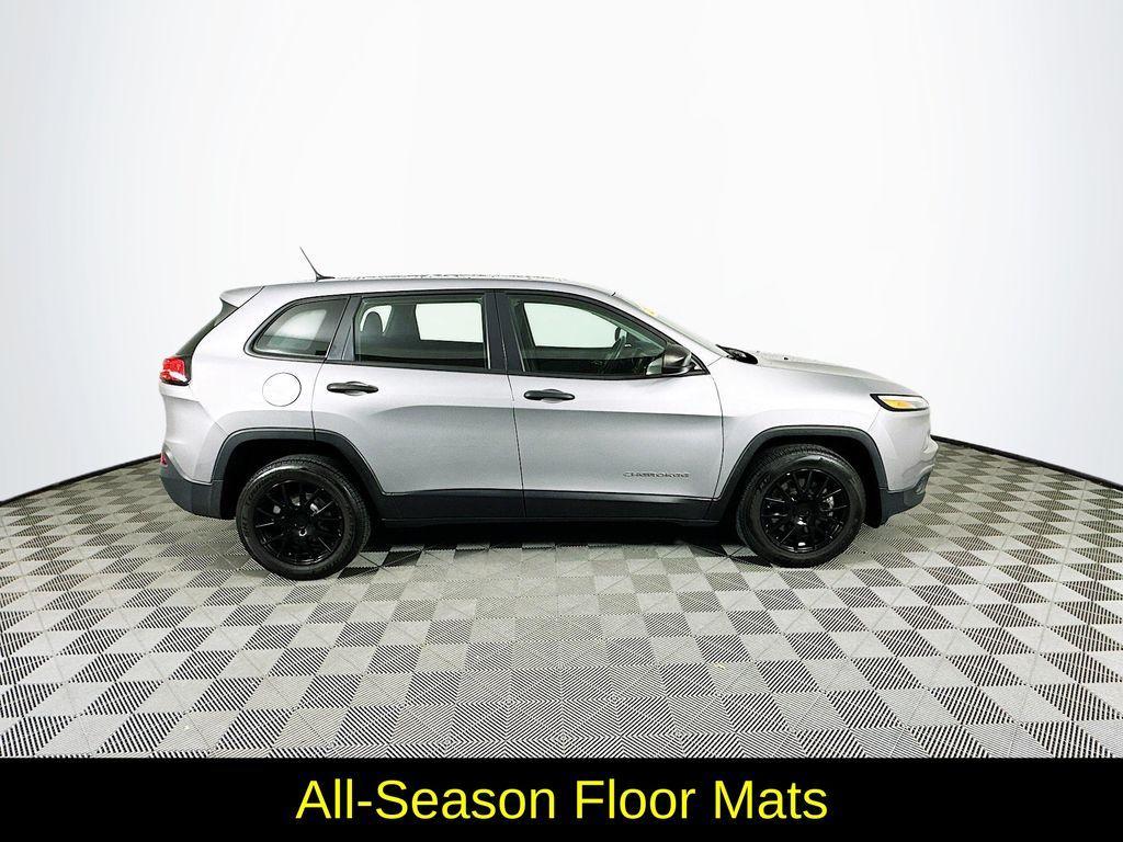 used 2014 Jeep Cherokee car, priced at $7,000