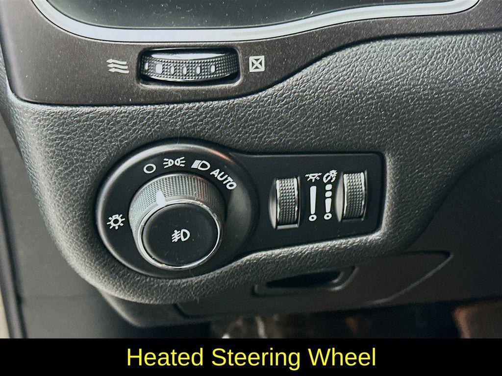 used 2019 Jeep Cherokee car, priced at $14,998