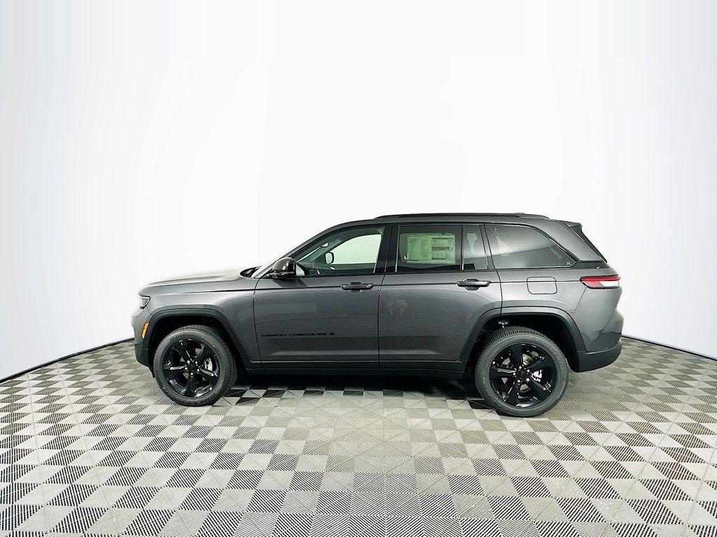 new 2024 Jeep Grand Cherokee car, priced at $39,224