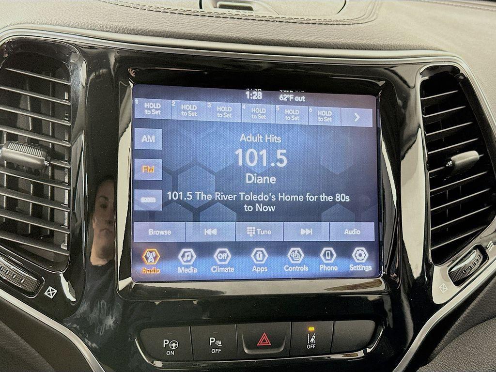 used 2022 Jeep Cherokee car, priced at $26,701