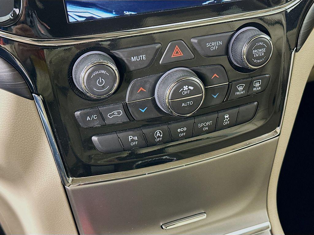 used 2022 Jeep Grand Cherokee WK car, priced at $23,303