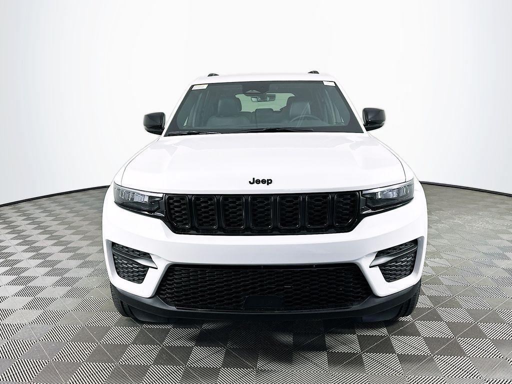 new 2025 Jeep Grand Cherokee car, priced at $41,283