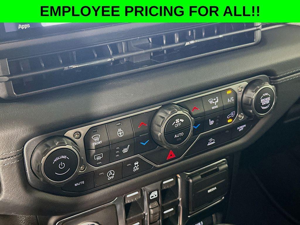 new 2025 Jeep Gladiator car, priced at $55,191