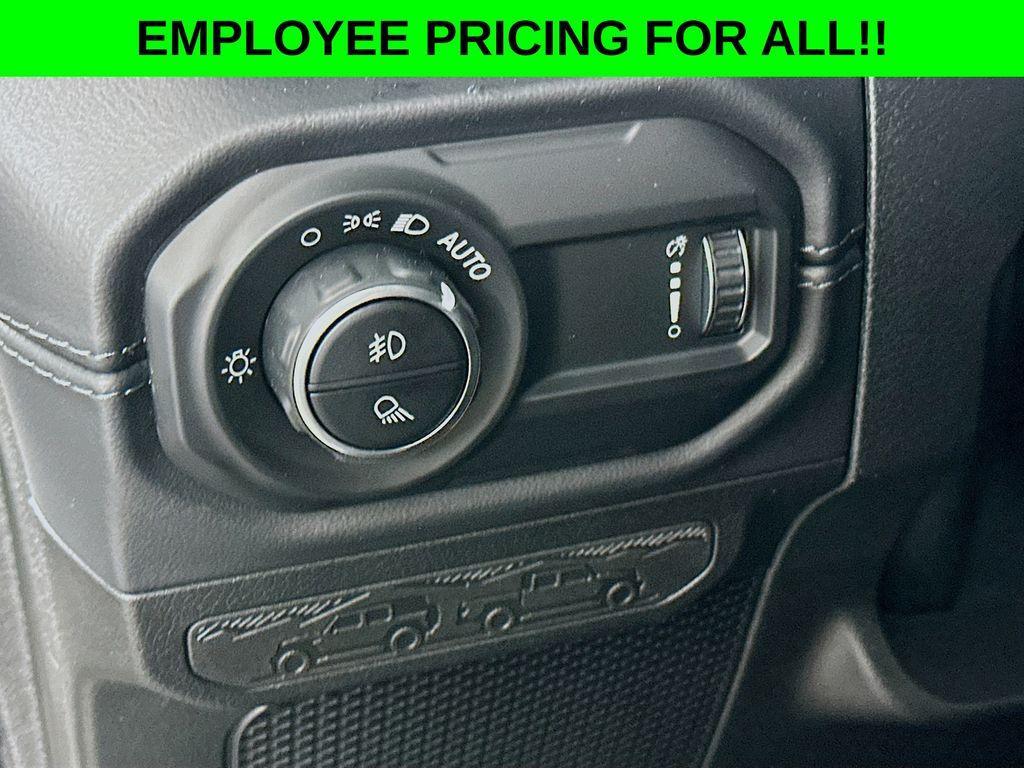 new 2025 Jeep Gladiator car, priced at $55,191
