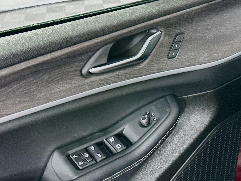 new 2025 Jeep Grand Cherokee car, priced at $47,750