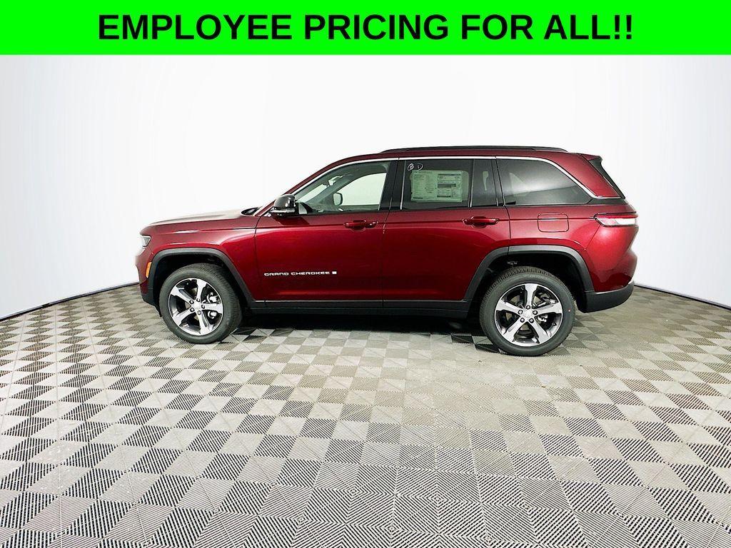 new 2025 Jeep Grand Cherokee car, priced at $47,750