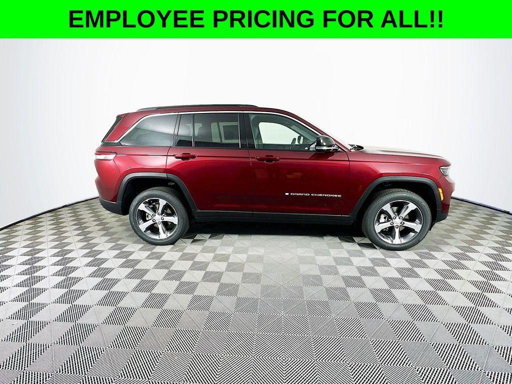 new 2025 Jeep Grand Cherokee car, priced at $47,750