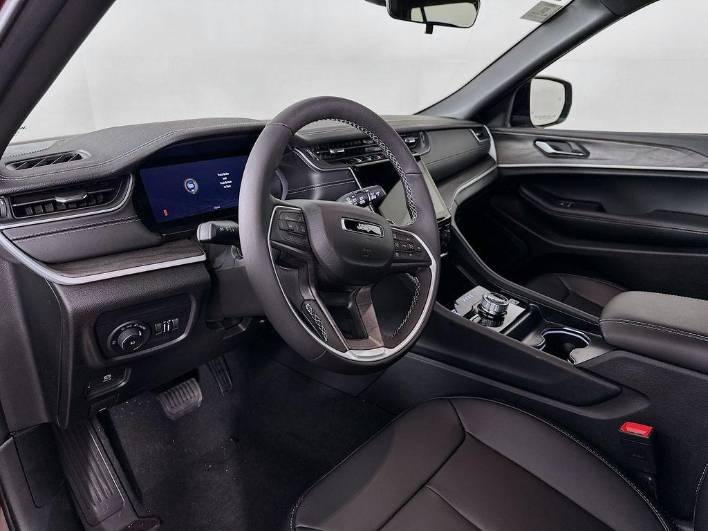 new 2025 Jeep Grand Cherokee car, priced at $47,750