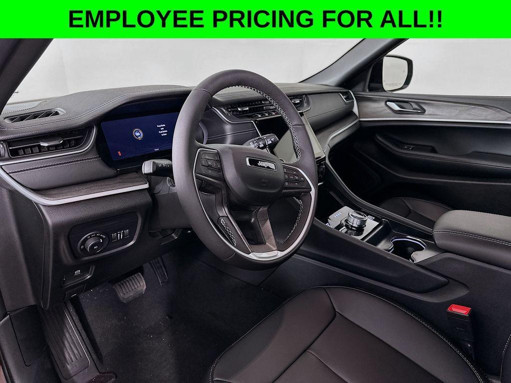 new 2025 Jeep Grand Cherokee car, priced at $47,750