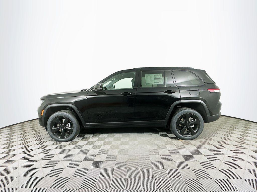 new 2025 Jeep Grand Cherokee car, priced at $42,351