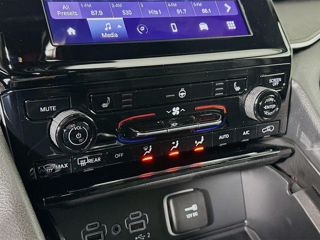 new 2025 Jeep Grand Cherokee car, priced at $42,351