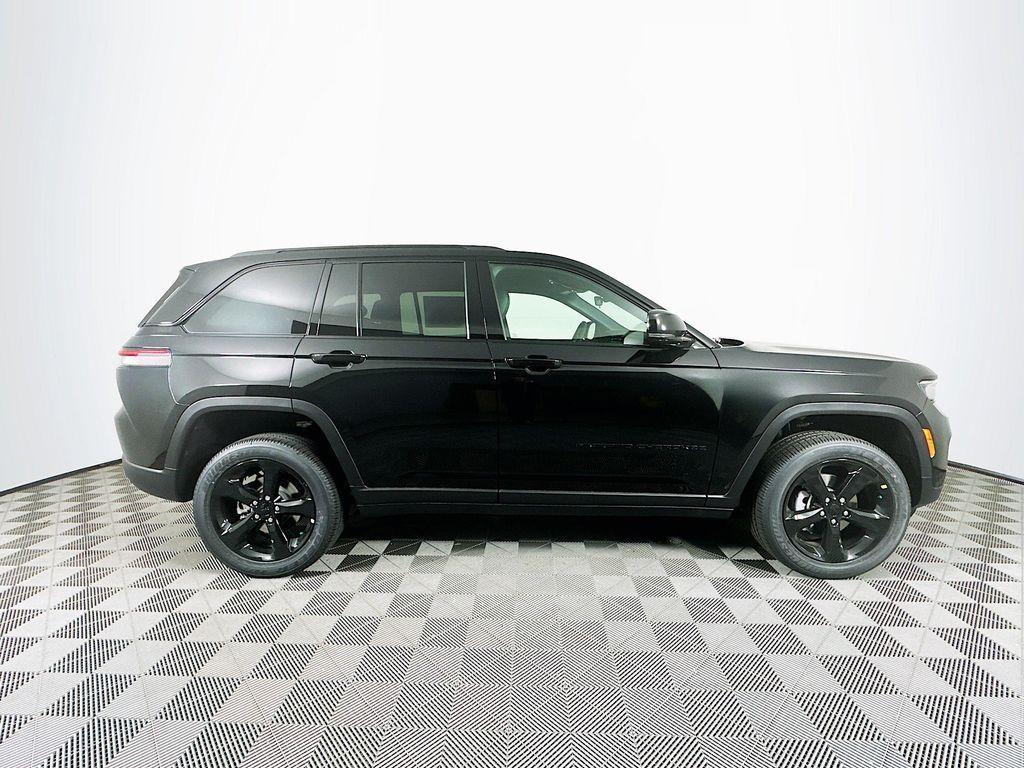 new 2025 Jeep Grand Cherokee car, priced at $42,351