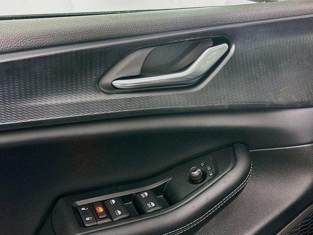 new 2025 Jeep Grand Cherokee car, priced at $42,351