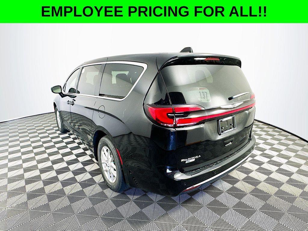 new 2025 Chrysler Pacifica car, priced at $45,567
