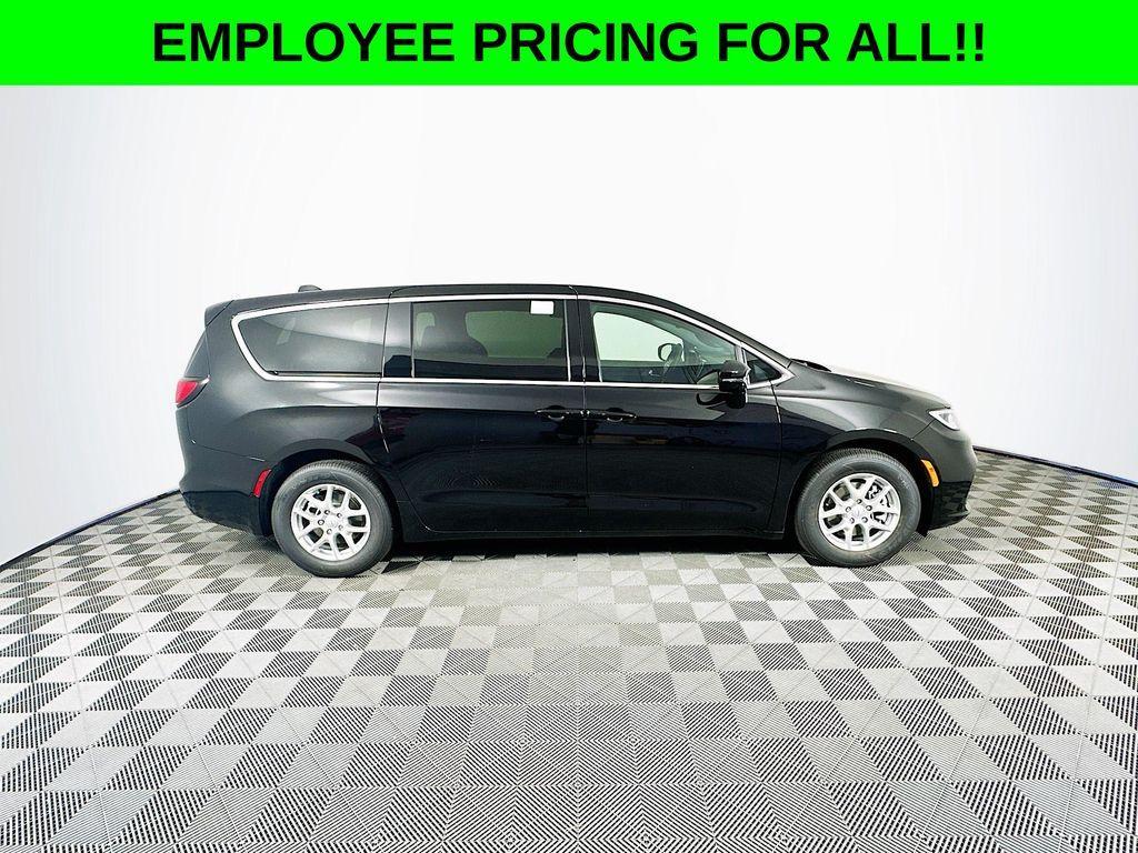 new 2025 Chrysler Pacifica car, priced at $45,567