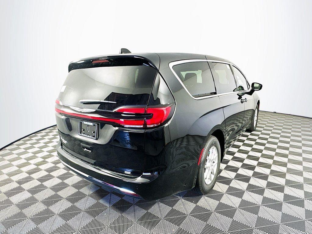 new 2025 Chrysler Pacifica car, priced at $45,567