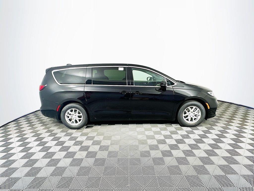 new 2025 Chrysler Pacifica car, priced at $45,567
