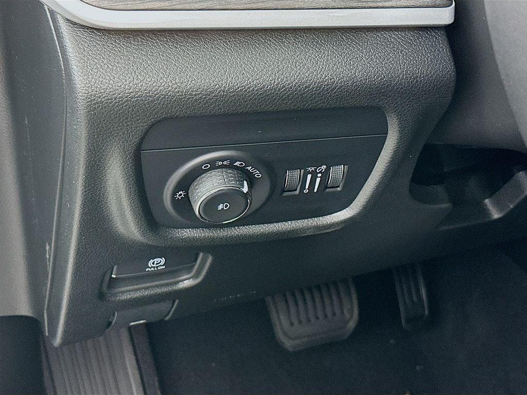 new 2025 Jeep Grand Cherokee car, priced at $45,091