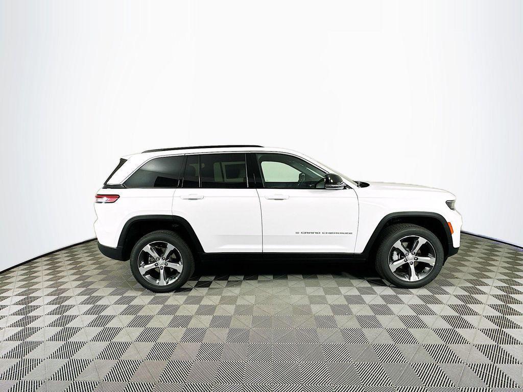 new 2025 Jeep Grand Cherokee car, priced at $45,091