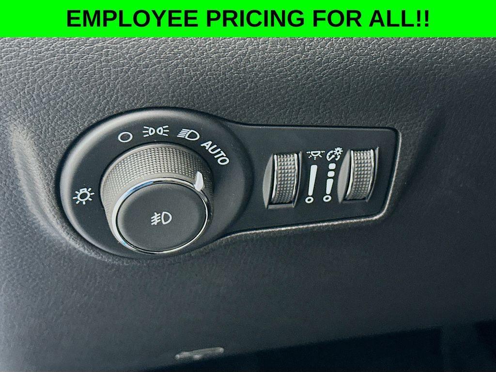 new 2025 Jeep Compass car, priced at $32,985