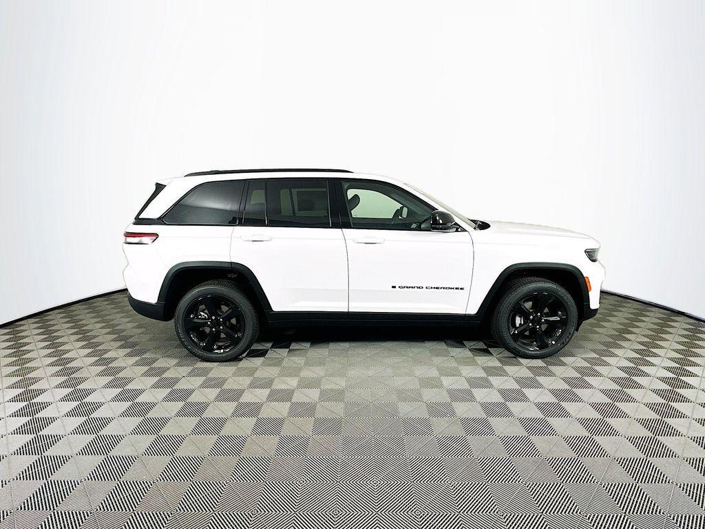 new 2025 Jeep Grand Cherokee car, priced at $40,269