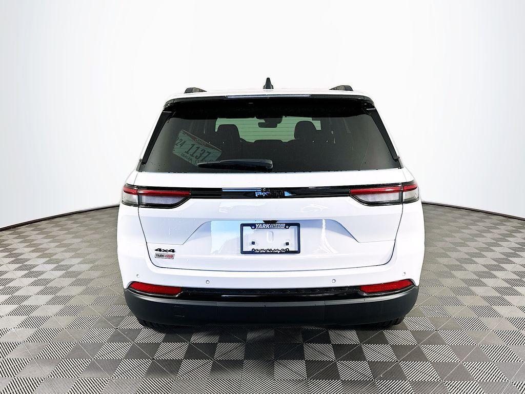 new 2025 Jeep Grand Cherokee car, priced at $40,269