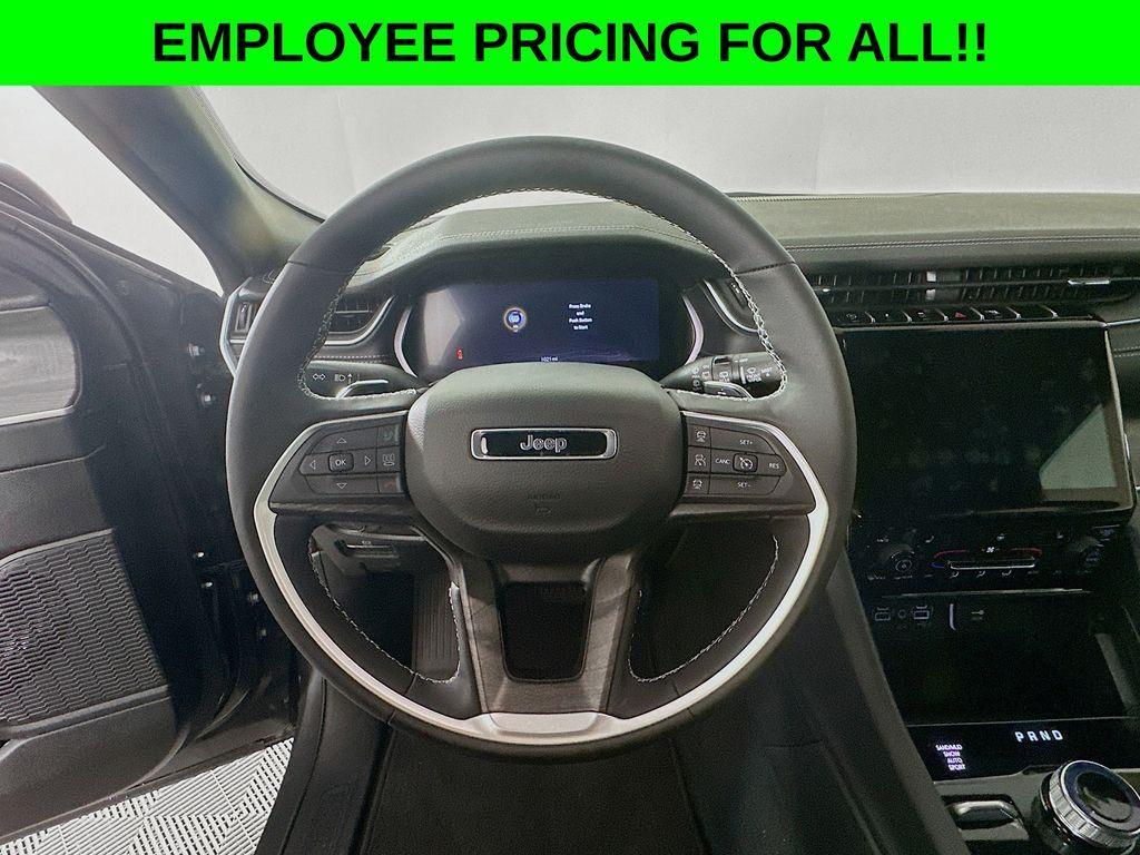 new 2025 Jeep Grand Cherokee car, priced at $45,600