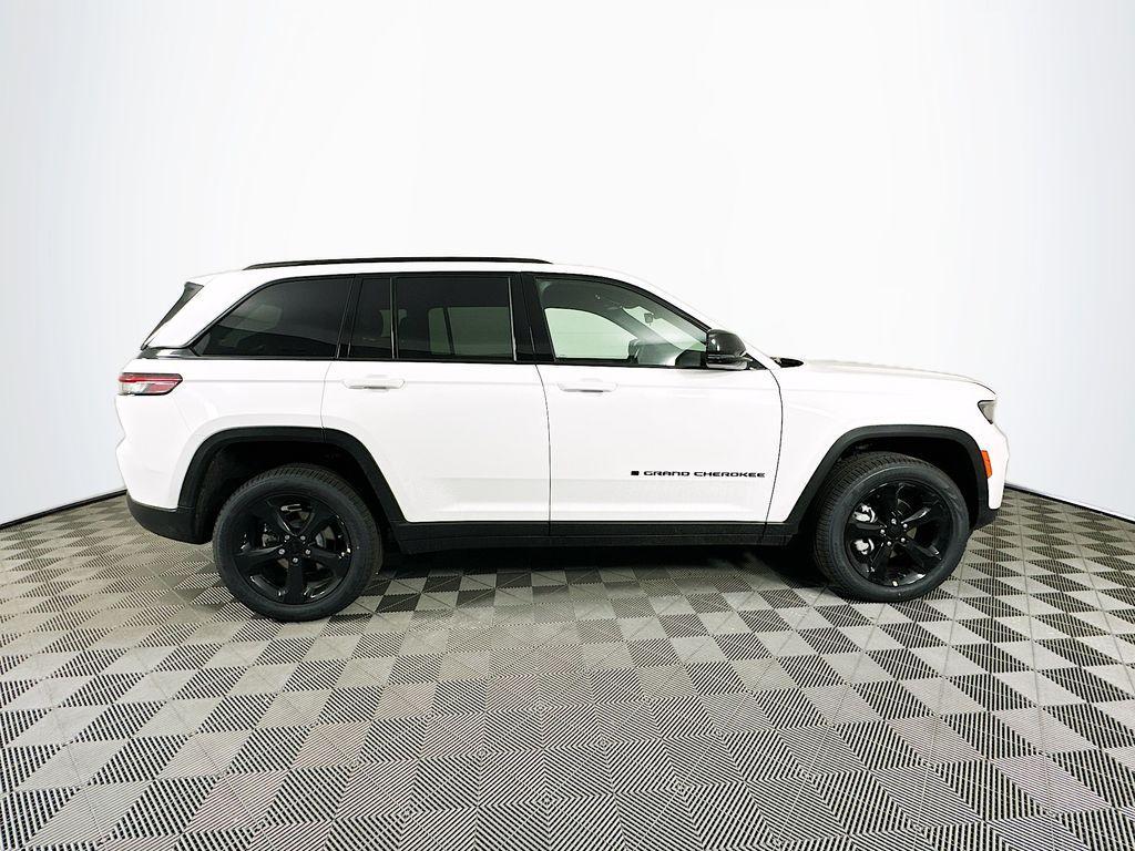 new 2025 Jeep Grand Cherokee car, priced at $45,386