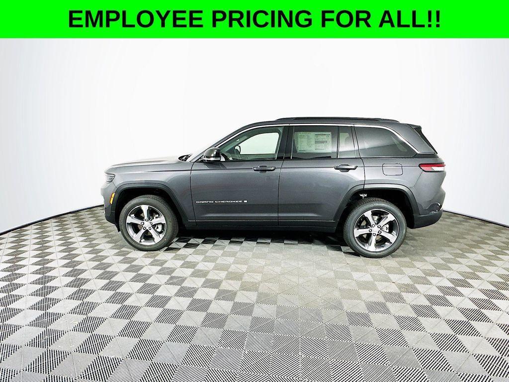new 2025 Jeep Grand Cherokee car, priced at $47,750