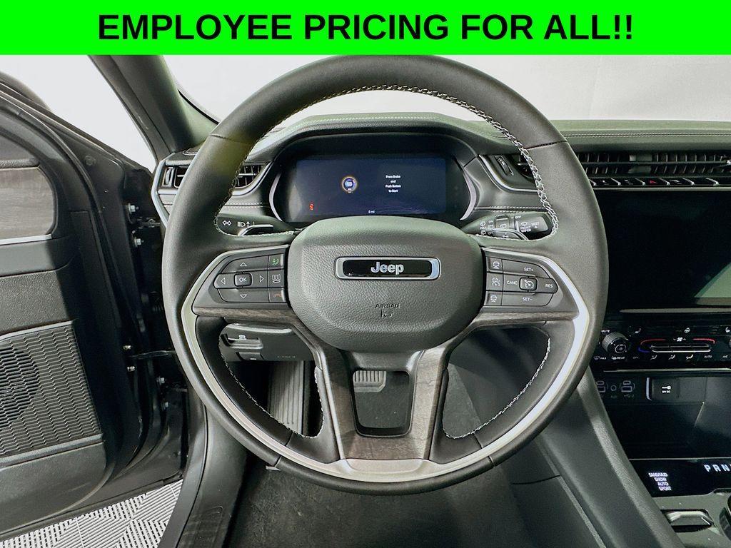 new 2025 Jeep Grand Cherokee car, priced at $47,750