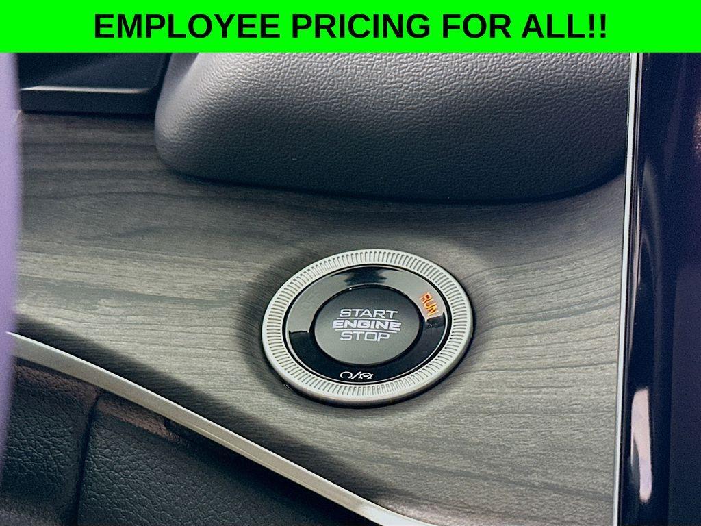 new 2025 Jeep Grand Cherokee car, priced at $47,750