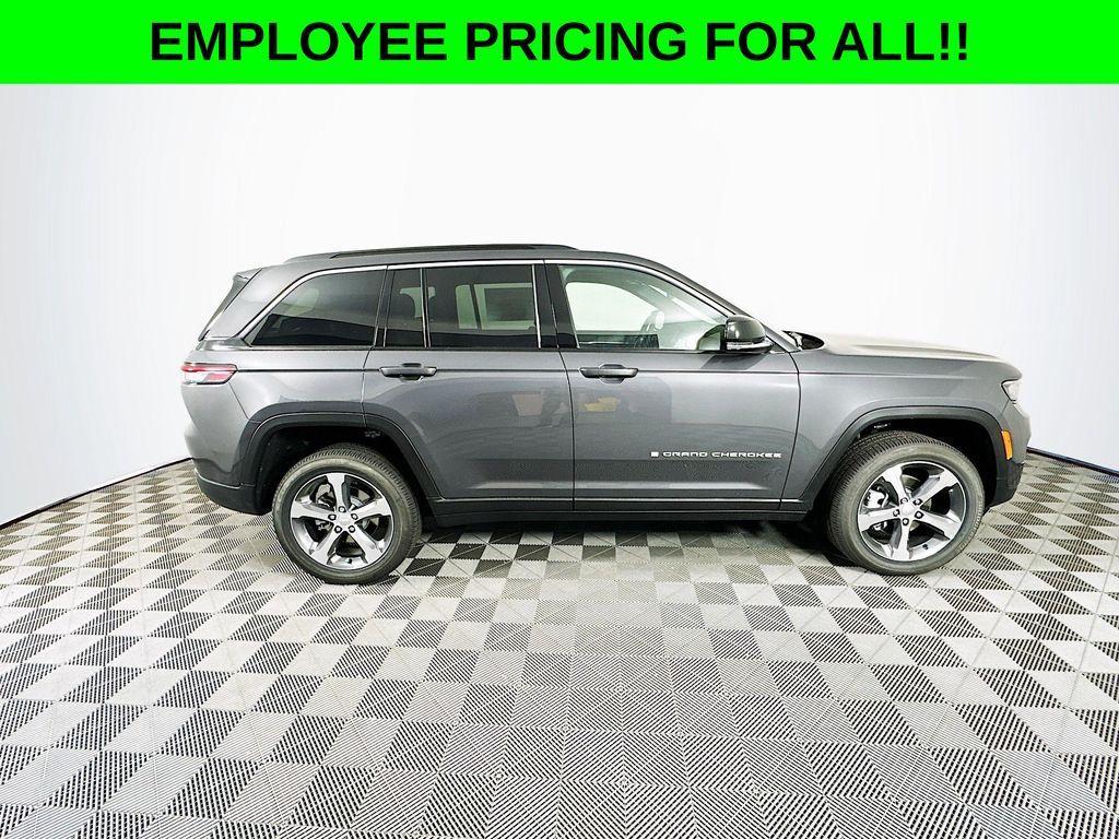 new 2025 Jeep Grand Cherokee car, priced at $47,750