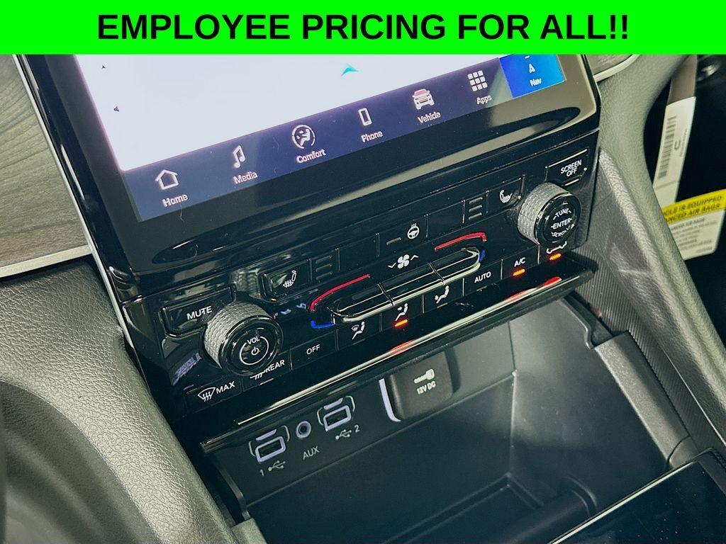 new 2025 Jeep Grand Cherokee car, priced at $47,750