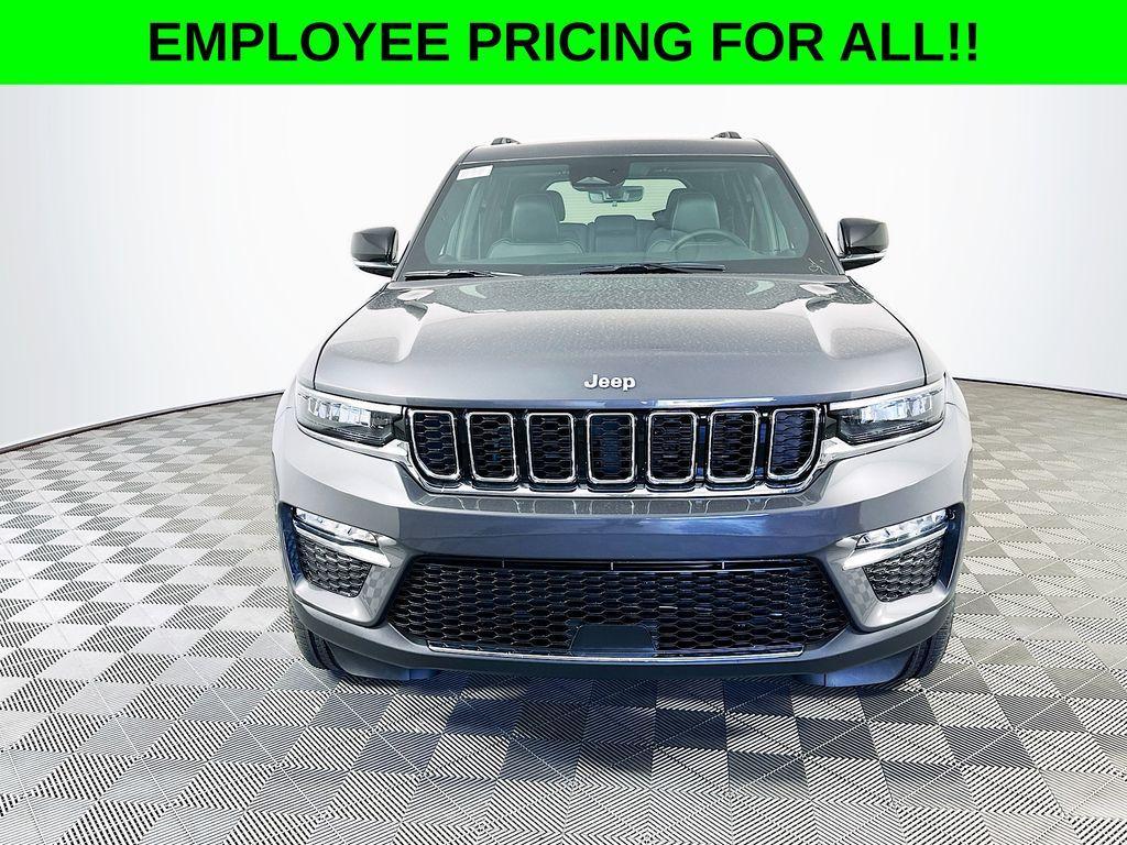 new 2025 Jeep Grand Cherokee car, priced at $47,750