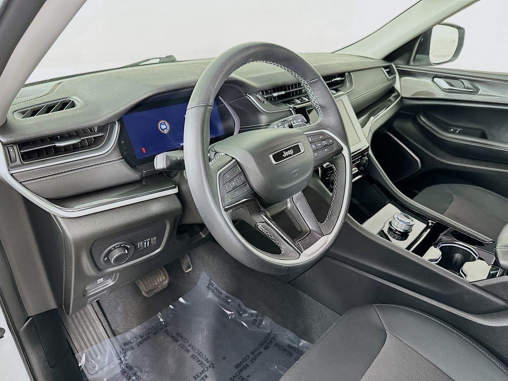 used 2022 Jeep Grand Cherokee car, priced at $28,699