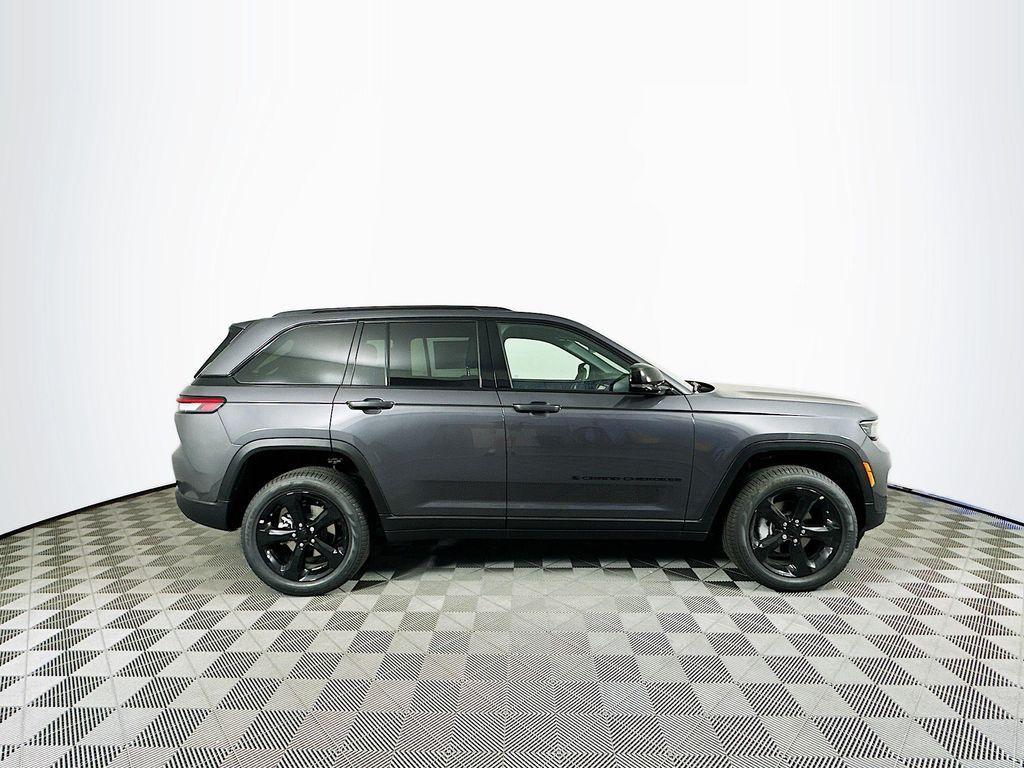 new 2025 Jeep Grand Cherokee car, priced at $46,954