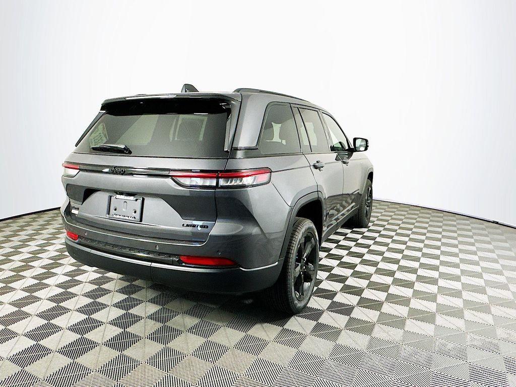new 2025 Jeep Grand Cherokee car, priced at $46,954