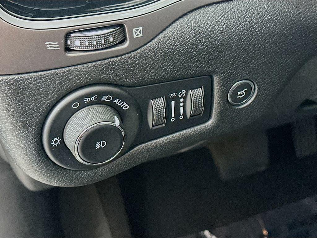 used 2022 Jeep Cherokee car, priced at $27,904