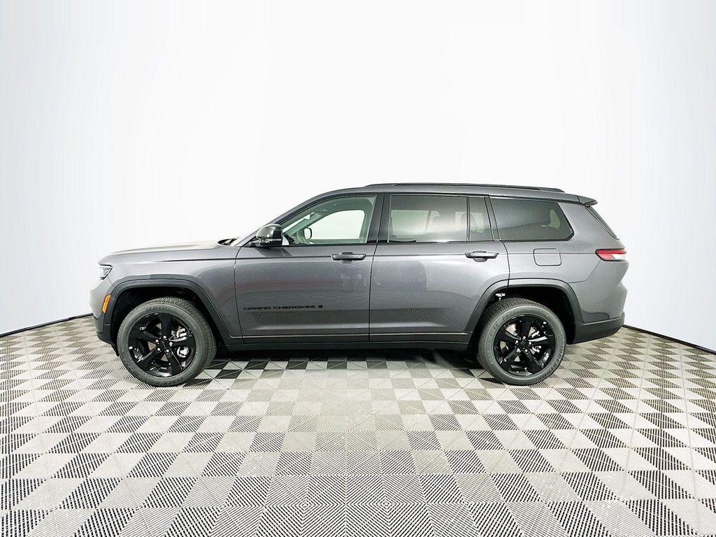 new 2025 Jeep Grand Cherokee L car, priced at $45,772