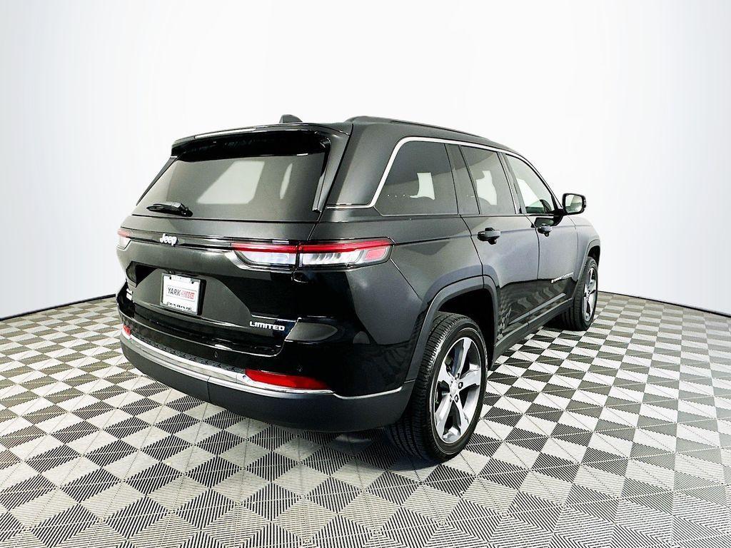 used 2024 Jeep Grand Cherokee car, priced at $37,404