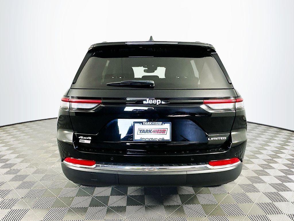 used 2024 Jeep Grand Cherokee car, priced at $37,404