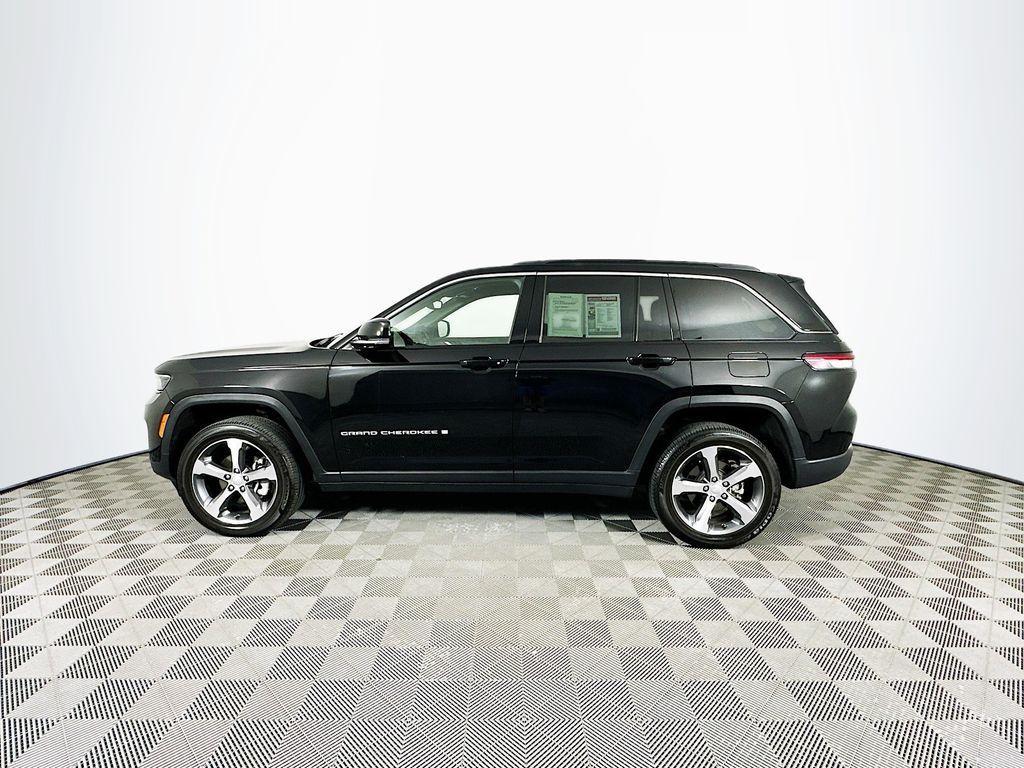 used 2024 Jeep Grand Cherokee car, priced at $37,404