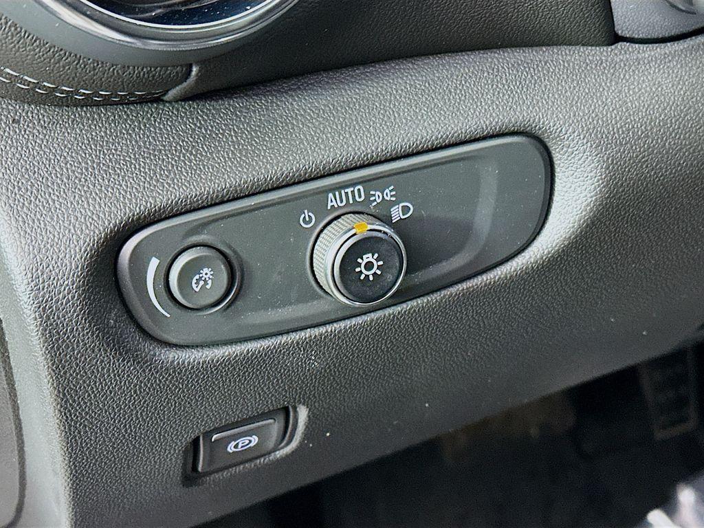 used 2024 Chevrolet Blazer car, priced at $23,844