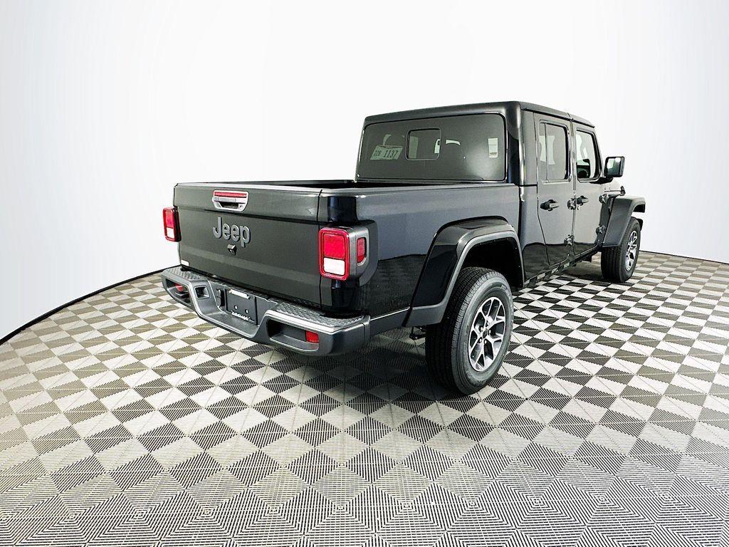 new 2025 Jeep Gladiator car, priced at $45,170