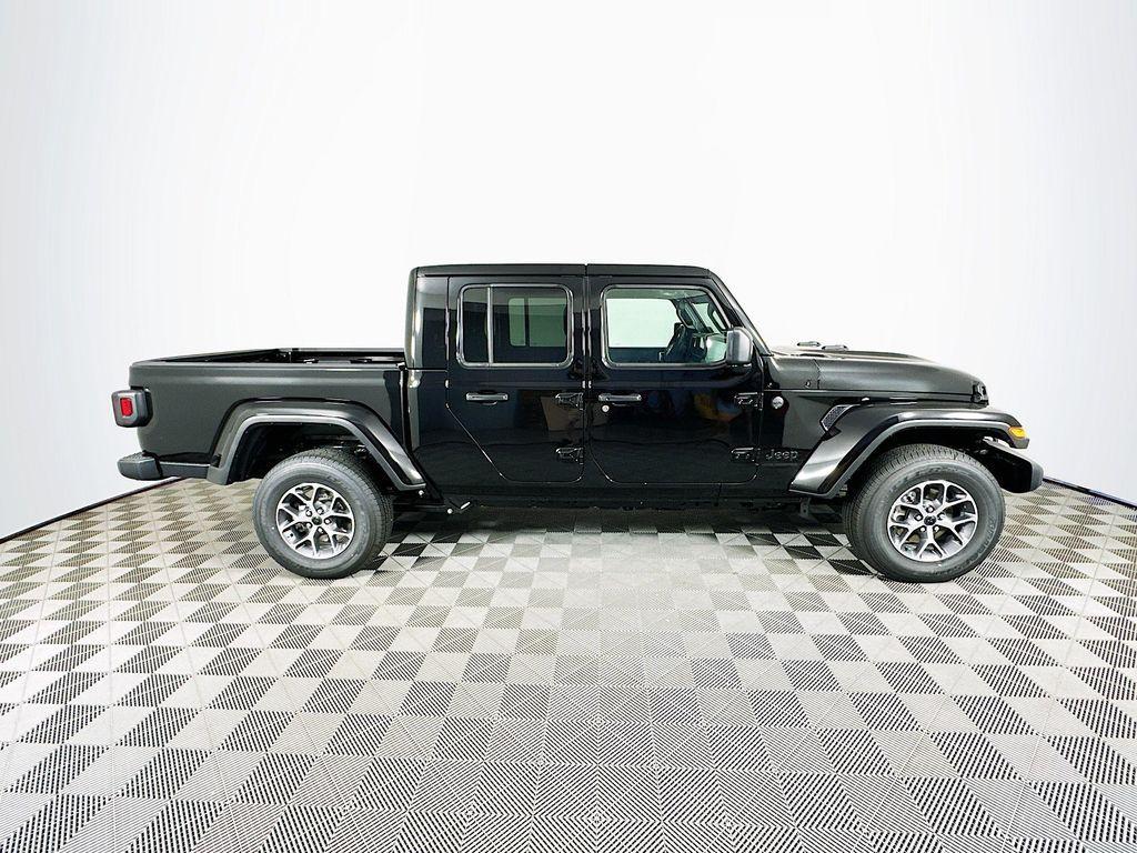 new 2025 Jeep Gladiator car, priced at $45,170
