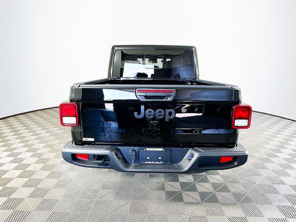 new 2025 Jeep Gladiator car, priced at $45,170