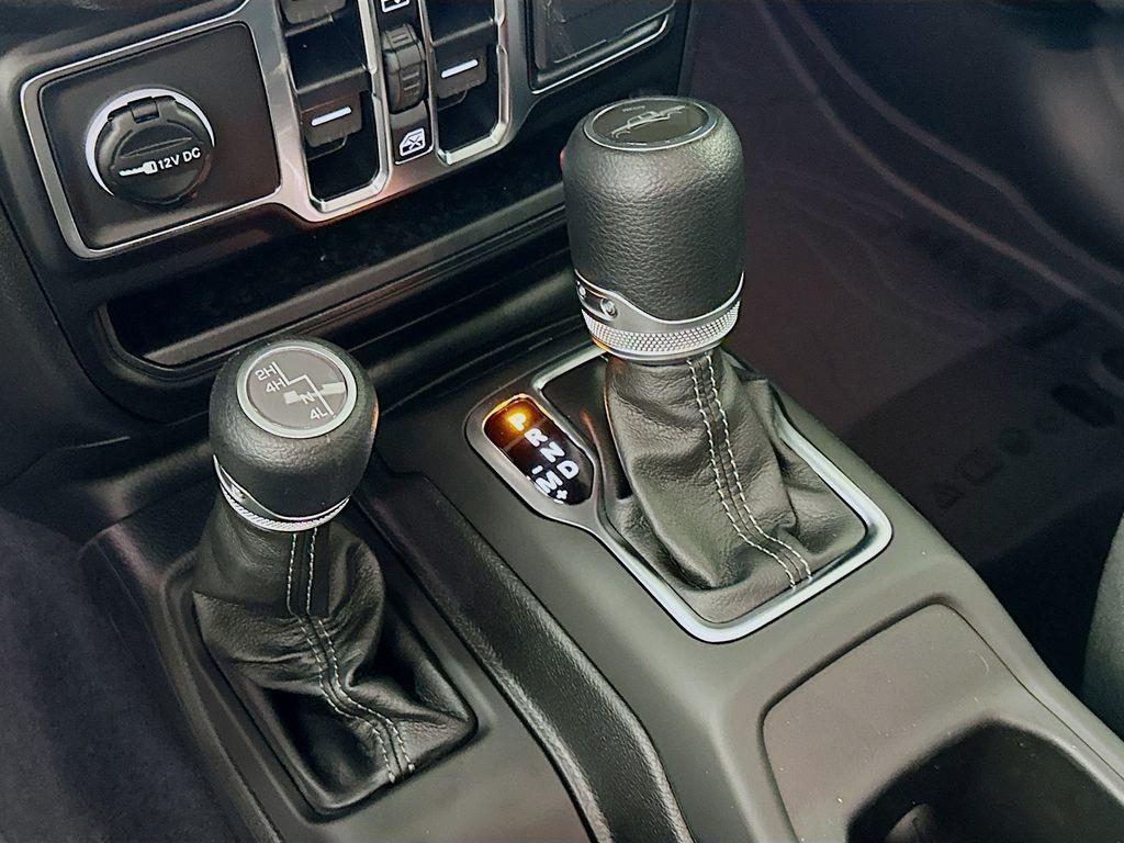 new 2025 Jeep Gladiator car, priced at $45,170