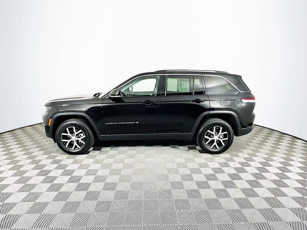 used 2023 Jeep Grand Cherokee car, priced at $37,604